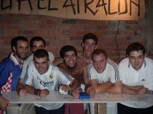 Allá por el año 2003 con los preparativos de la peña... (Por cortesía de Iván) - Fotolog