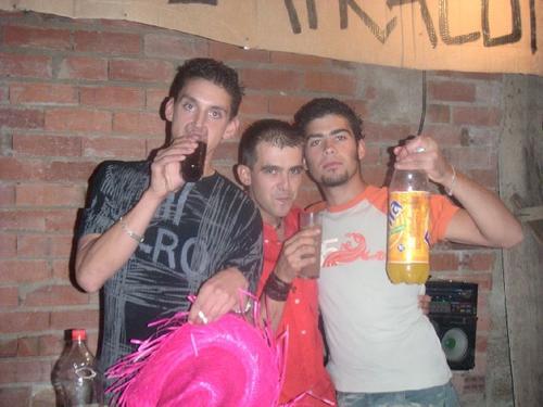 Mario con el pelo corto, Rubén en el pueblo... Buf! yo de ésta ni me acuerdo. - Fotolog