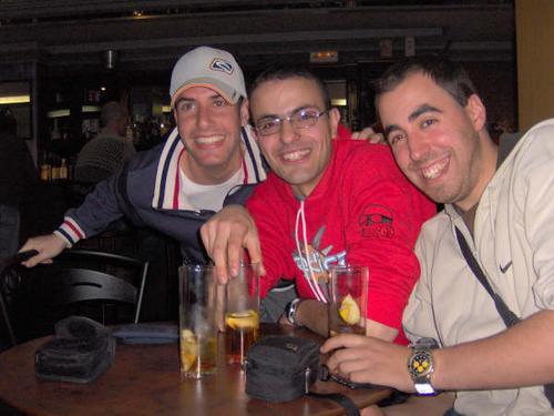 Dedicada al trío maravillas de parte de uno de ellos, Iván. - Fotolog