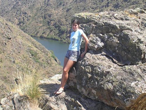 Lo prometido es deuda - Pues aquí tienes tu foto, la del Duero. <BR> <BR>Esta foto va dedicada a Rocío, la argentina, como aquí la conocemos. Con la que, mientras todos estáis ya en la camita, me paso largos ratos hablando por el messenger (tendrán algo que ver esas 3 horas de diferencia horaria?) <BR> <BR>Nos vemos en 7 meses. Cuídate mucho guapa. - Fotolog